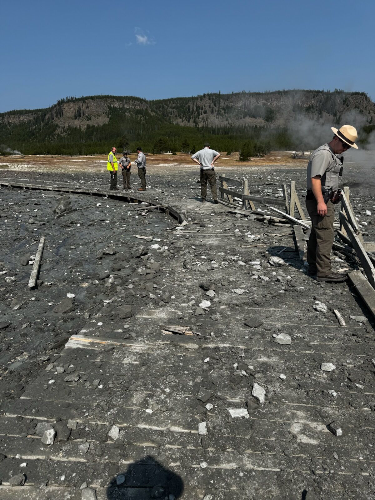 explosion yellowstone.jfif